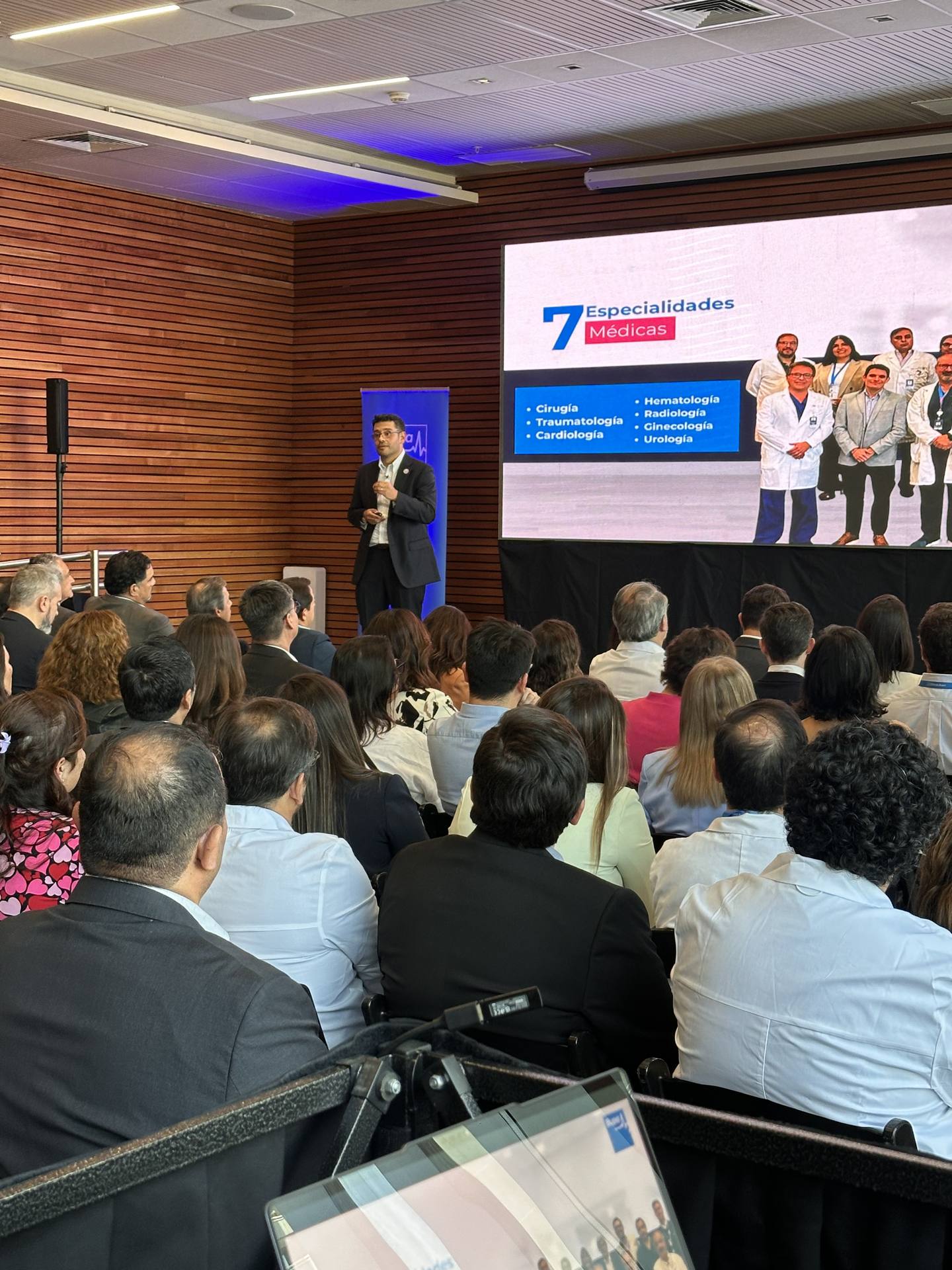Conferencia con público